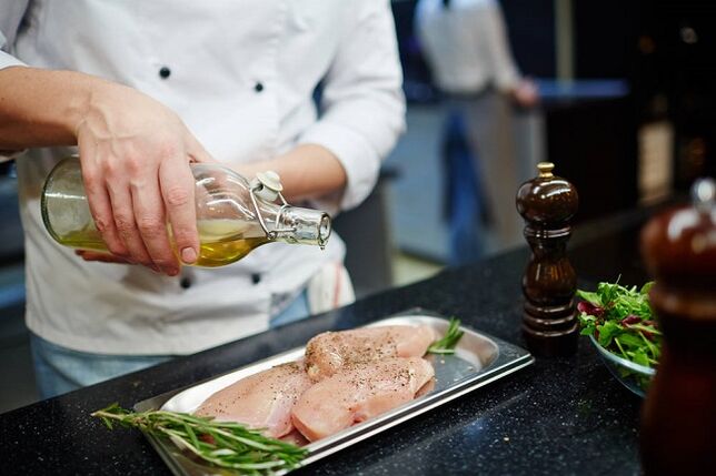 dahar hayam jeung minyak zaitun dina diet ketogenic